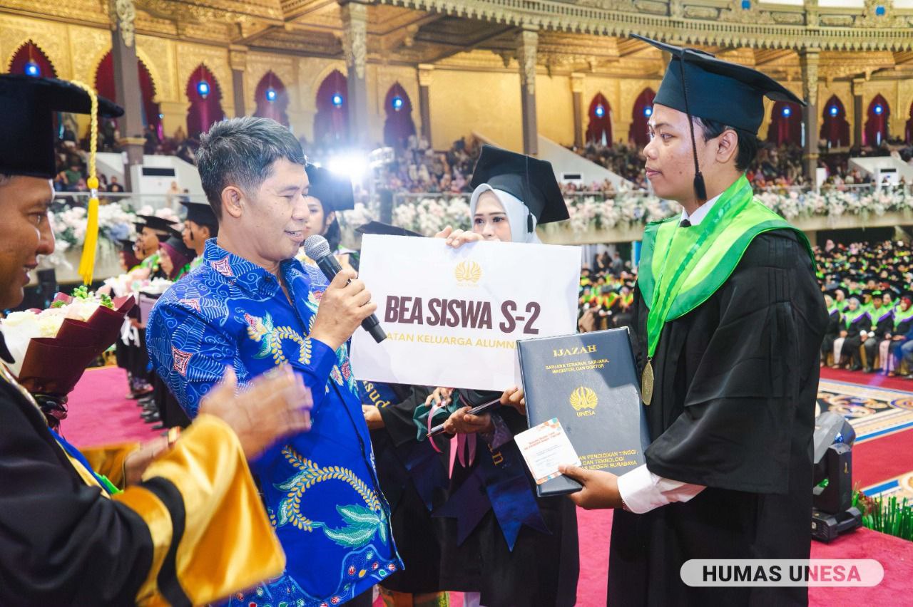 Alumni MA ZAHA 1 Genggong Menjadi Lulusan Terbaik UNESA 2025 dan Raih Beasiswa S2